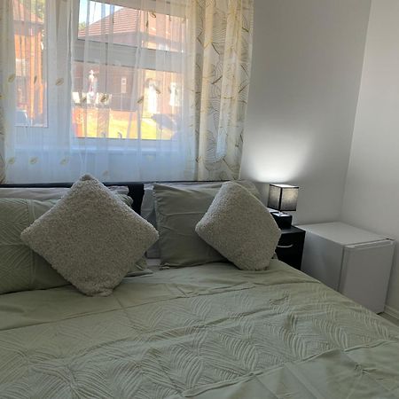 Double Room Bentilee Bucknall  Buitenkant foto