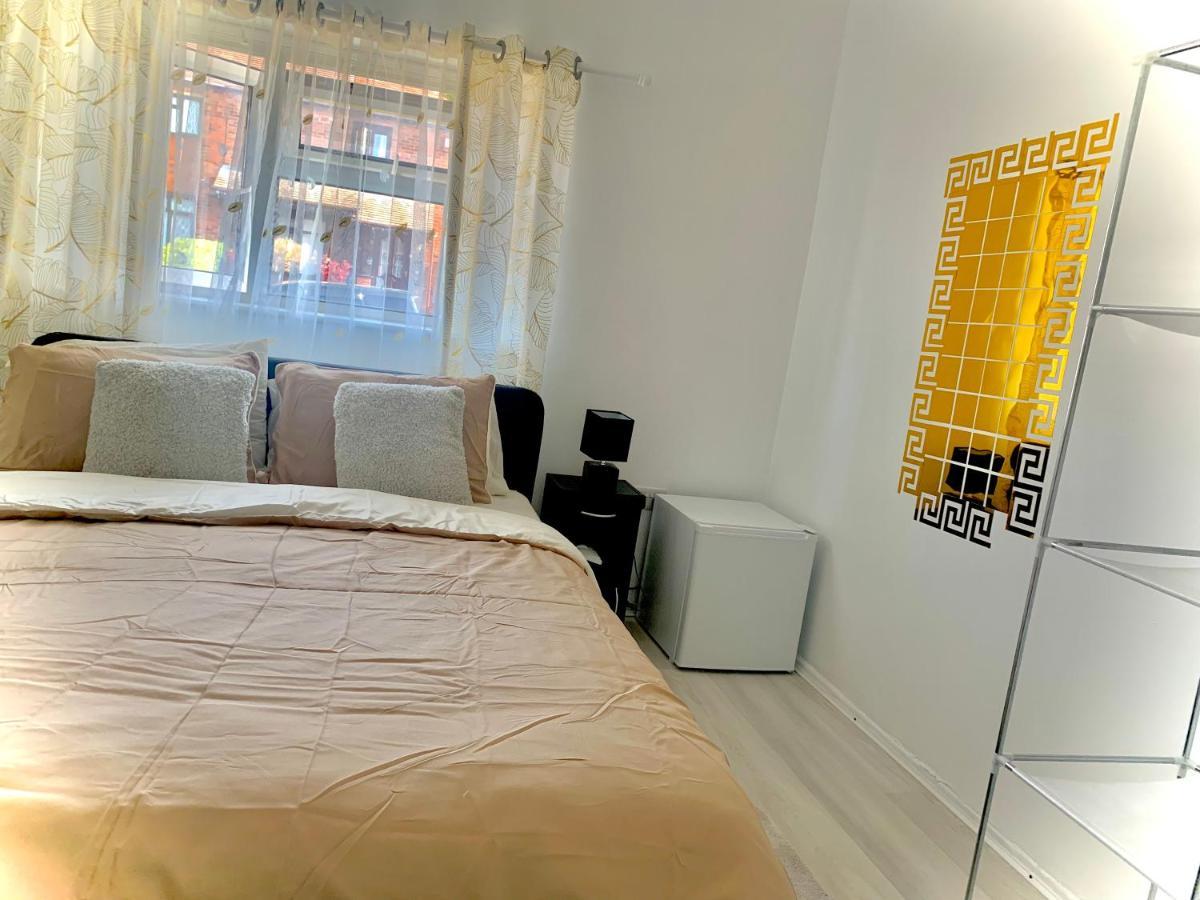 Double Room Bentilee Bucknall  Buitenkant foto