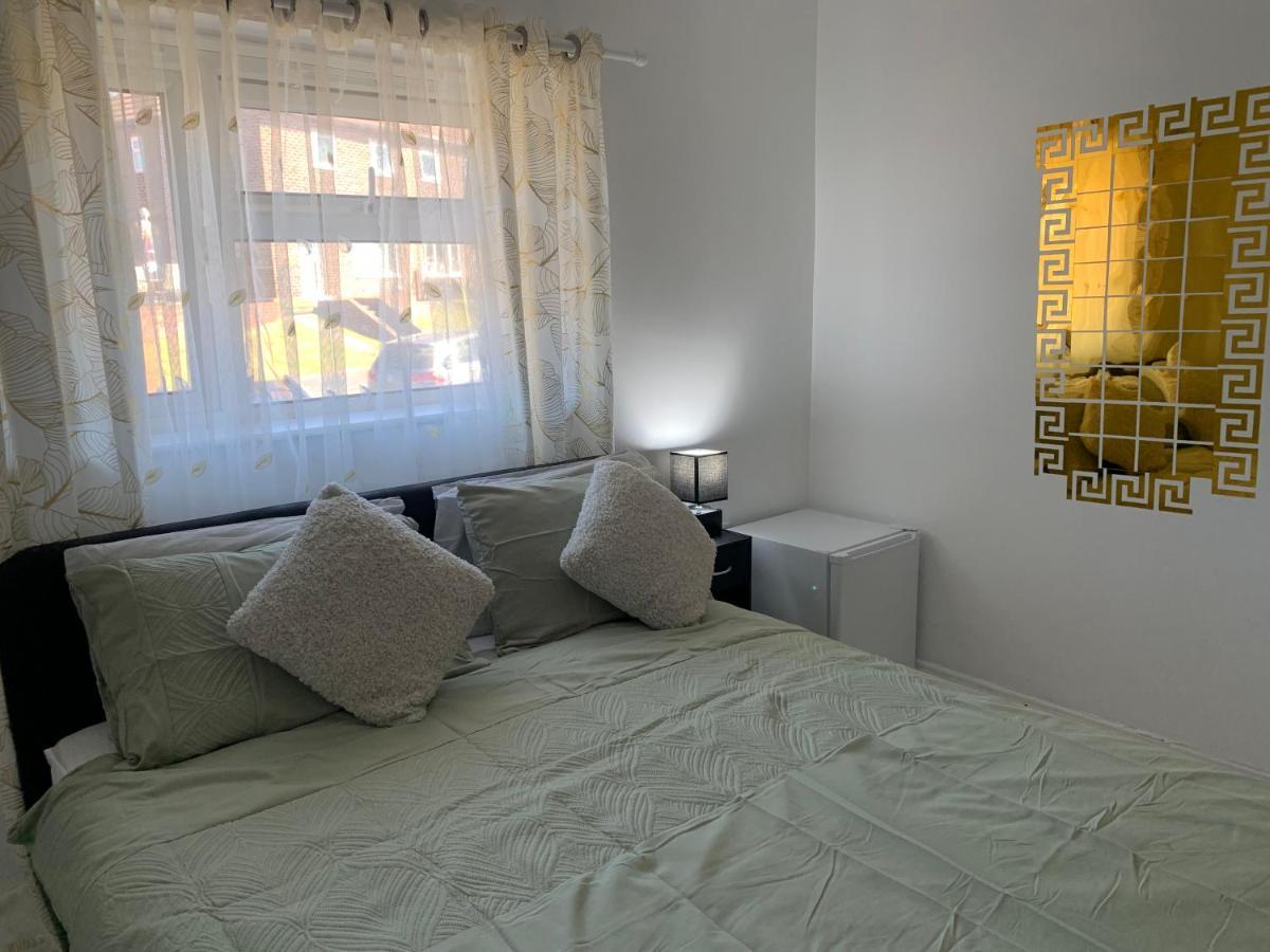 Double Room Bentilee Bucknall  Buitenkant foto
